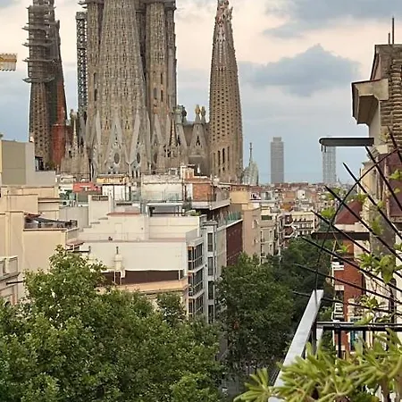 Lovely & Sky View Sagrada Familia شقة